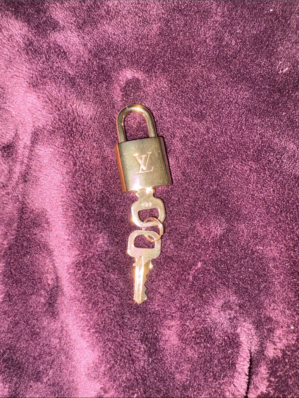 BRAND NEW Louis Vuitton Gold Padlock and 2KEYS 445- Gold